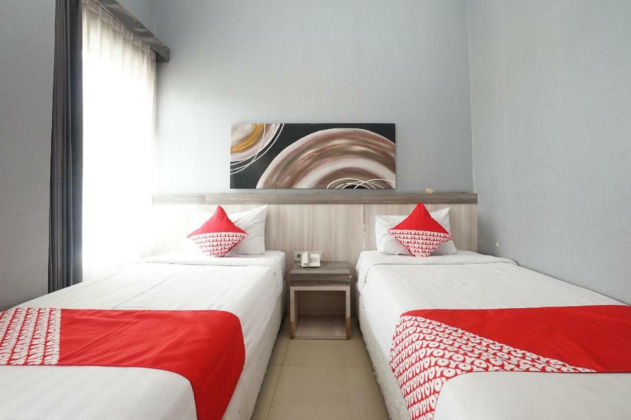 Oyo 289 Hotel Dalwa Syariah Pasuruan Exterior photo